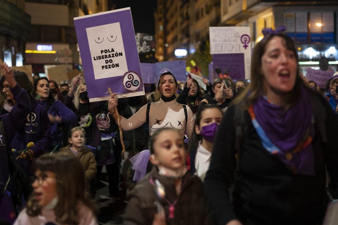 A tertulia en Femenino con actualidade local e nacional A tertulia en Femenino con actualidade local e nacional