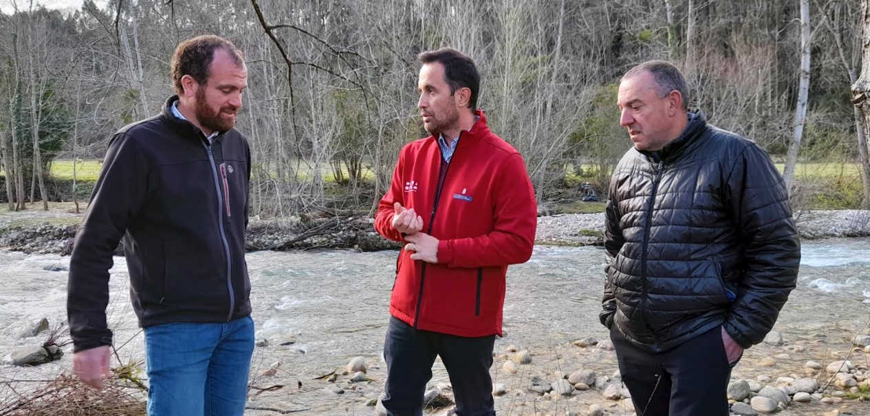 David Villar: "Estamos adecuando accesos para la pesca deportiva en el río Piloña" David Villar: "Estamos adecuando accesos para la pesca deportiva en el río Piloña"