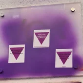 Así ha aparecido hoy el cartel de la sede de Vox en Ciudad Real Así ha aparecido hoy el cartel de la sede de Vox en Ciudad Real