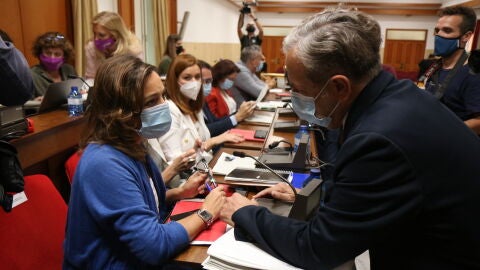 Instantes previos al pleno municipal