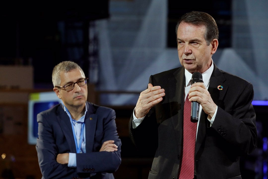 Abel Caballero: "Vamos ahorrar un 14,5% en energía en el alumbrado navideño de Vigo, el doble de lo que nos pide el gobierno" Abel Caballero: "Vamos ahorrar un 14,5% en energía en el alumbrado navideño de Vigo, el doble de lo que nos pide el gobierno"