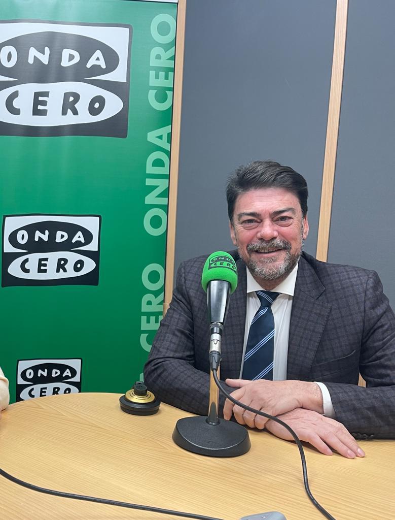 El alcalde de Alicante expresa su preocupación por 'la indecisión del Gobierno' sobre la ubicación del centro de acogida para refugiados ucranianos El alcalde de Alicante expresa su preocupación por 'la indecisión del Gobierno' sobre la ubicación del centro de acogida para refugiados ucranianos