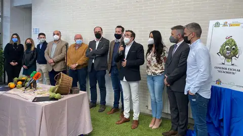 Joaquín Marzá, director, con la semana de la alcachofa apostamos por la agricultura de esta tierra colegio de hurchillo