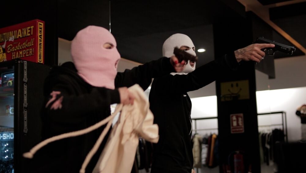 Escena del viceoclip 'La ladrona', proyecto final del grado superior de ‘Iluminación y captación del tratamiento de la imagen’ 