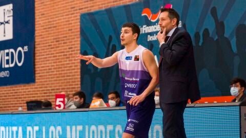 Natxo Lezkano y Alonso Meana en el partido frente a Almasa