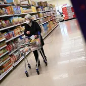 Pasillo de un supermercado en foto de archivo. / efe Pasillo de un supermercado en foto de archivo. / efe