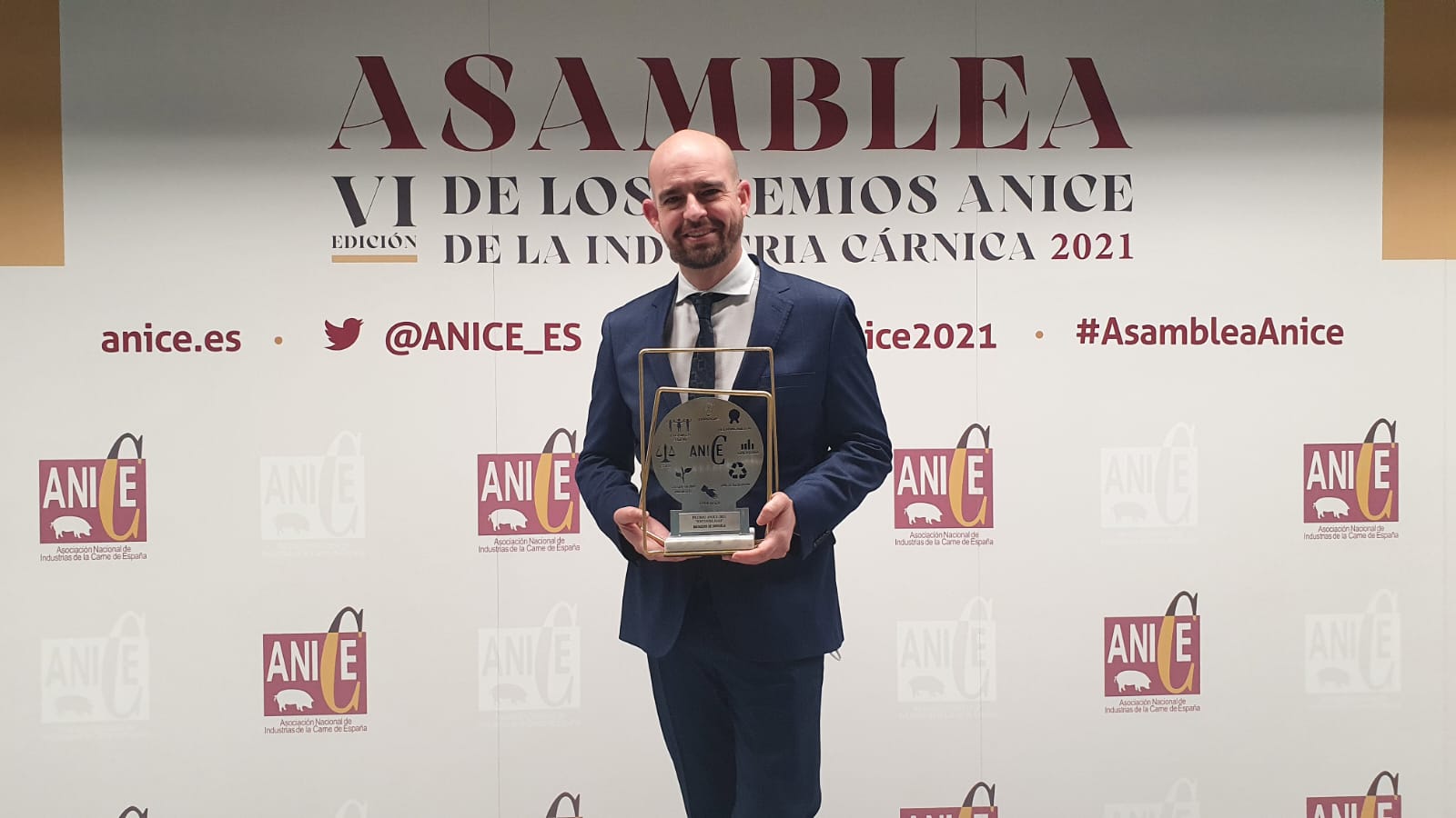 Matadero Orihuela SA gana el premio ANICE a la "sostenibilidad" 2021 por sus avances Matadero Orihuela SA gana el premio ANICE a la "sostenibilidad" 2021 por sus avances