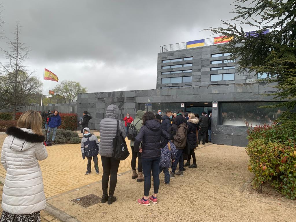 Madrid atiende a 140 refugiados y espera la llegada de 28 niños con cáncer y un autobús en el Zendal Madrid atiende a 140 refugiados y espera la llegada de 28 niños con cáncer y un autobús en el Zendal