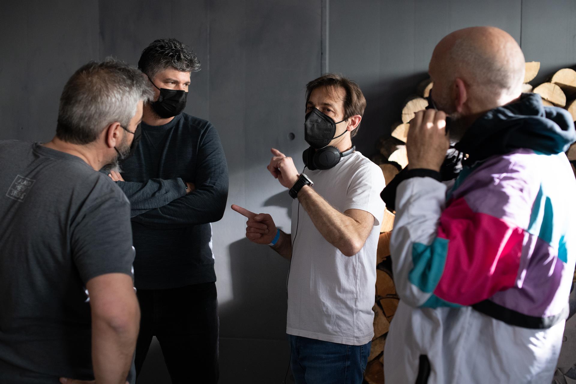 Luis Prieto: "John Malkovich cambia alguna cosa en cada toma que ruedas con él" Luis Prieto: "John Malkovich cambia alguna cosa en cada toma que ruedas con él"