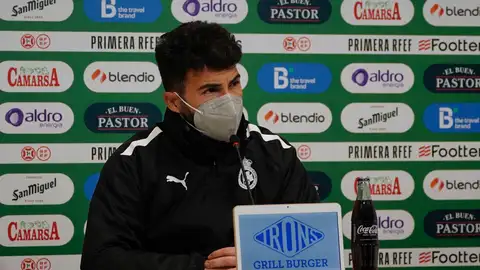Guillermo Fernández Romo Guillermo Fernández Romo, entrenador del Racing