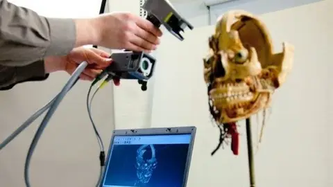 Escanaer en 3D con el que se ha dotado el centro Cyborg de la UMH de Elche. Escanaer en 3D con el que se ha dotado el centro Cyborg de la UMH de Elche.