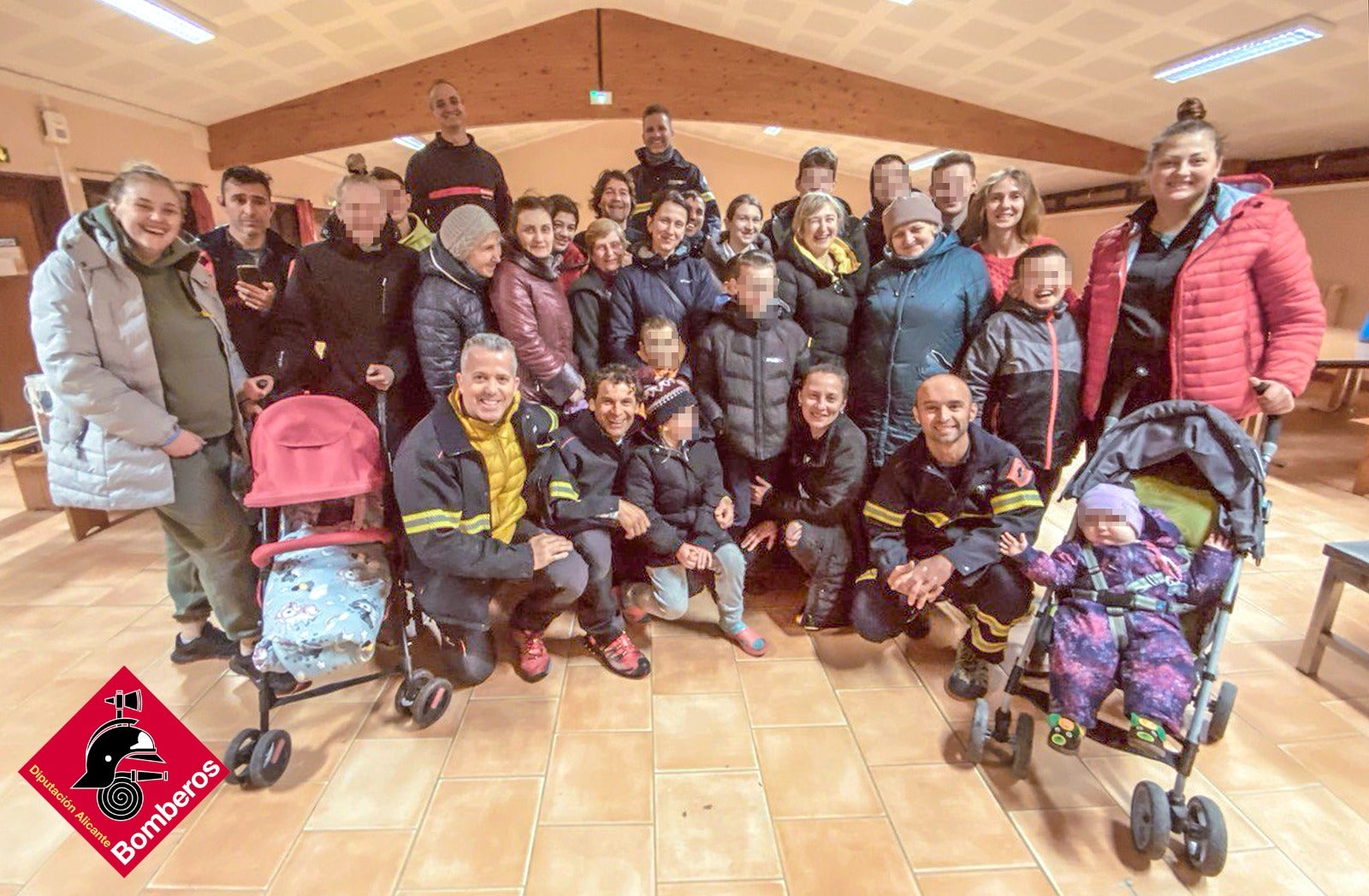 Regresan a Alicante los bomberos del Consorcio con 19 refugiados ucranianos Regresan a Alicante los bomberos del Consorcio con 19 refugiados ucranianos