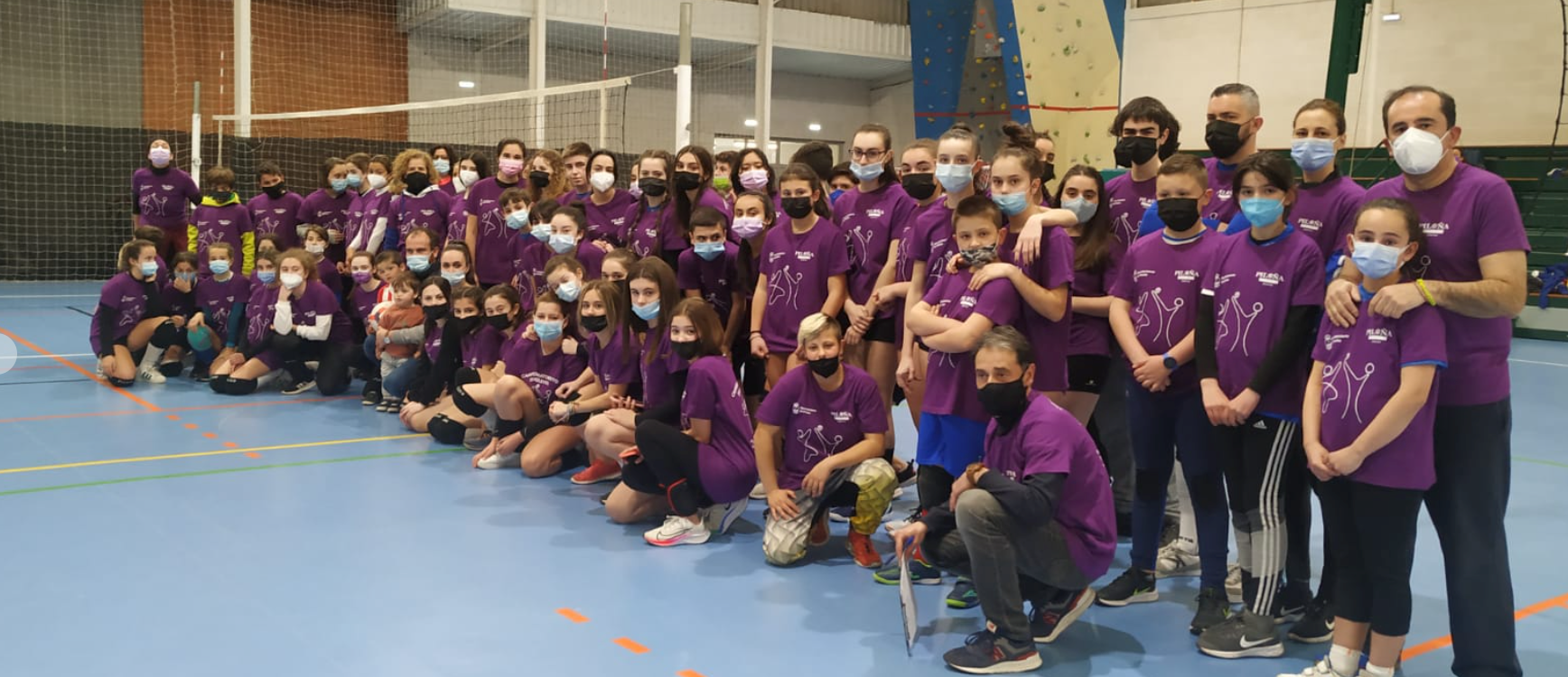 Infiesto acogió este sábado un partido de voleibol por la igualdad y como conmemoración del 8M Infiesto acogió este sábado un partido de voleibol por la igualdad y como conmemoración del 8M