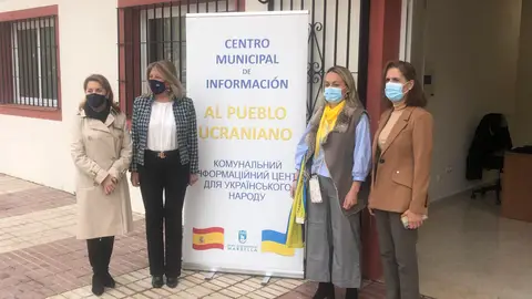 La alcaldesa de Marbella, Ángeles Muñoz, durante su visita al Centro Cívico Las Albarizas La alcaldesa de Marbella, Ángeles Muñoz, durante su visita al Centro Cívico Las Albarizas