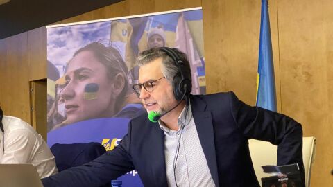 Carlos Alsina, desde el centro de acogida a refugiados ucranianos de Pozuelo/ ondacero.es