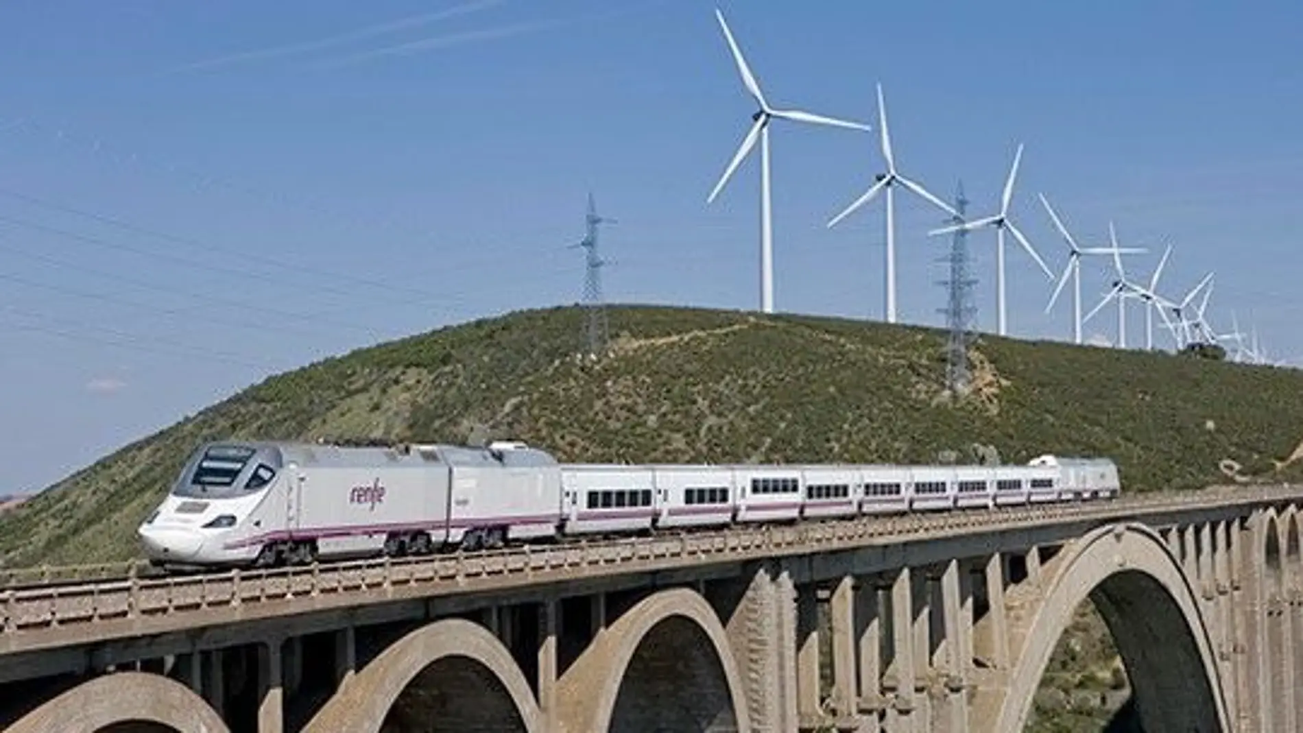 Comienzan las pruebas del Tren híbrido por las vías de la Alta Velocidad en Extremadura