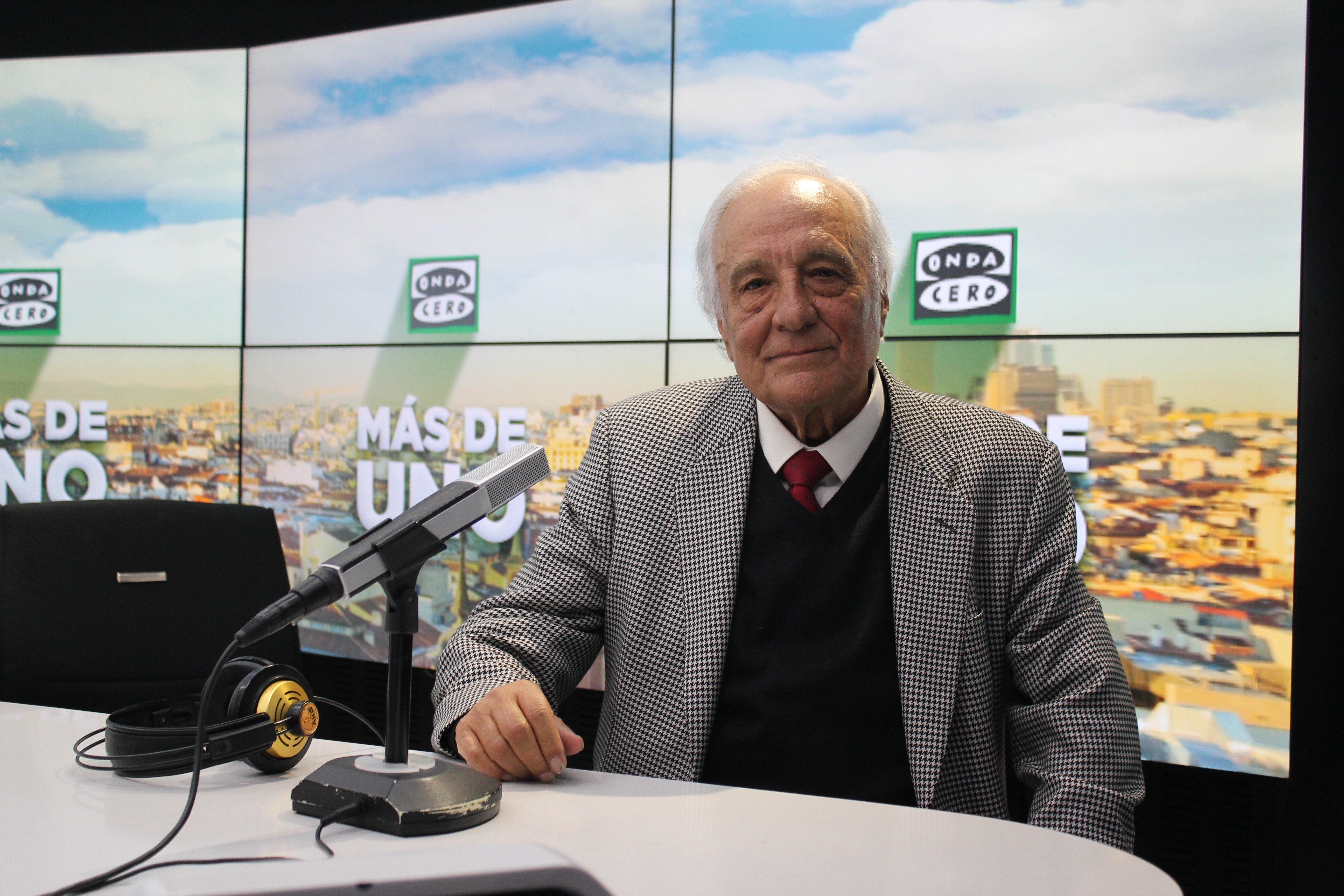 Raúl del Pozo reacciona a la sucesión de escándalos en el PSOE: "España se está transformando en una cloaca" Raúl del Pozo reacciona a la sucesión de escándalos en el PSOE: "España se está transformando en una cloaca"