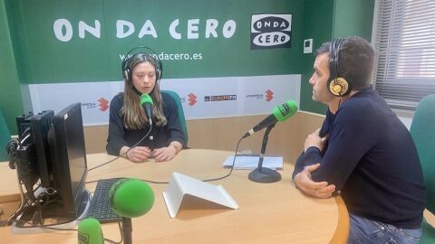 La portera Nicole Morales, en su visita a los estudios de Onda Cero Elche con Monserrate Hernández. La portera Nicole Morales, en su visita a los estudios de Onda Cero Elche con Monserrate Hernández.