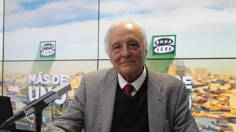 Foto oficial de Raúl del Pozo en 'Más de uno' Foto oficial de Raúl del Pozo en 'Más de uno'