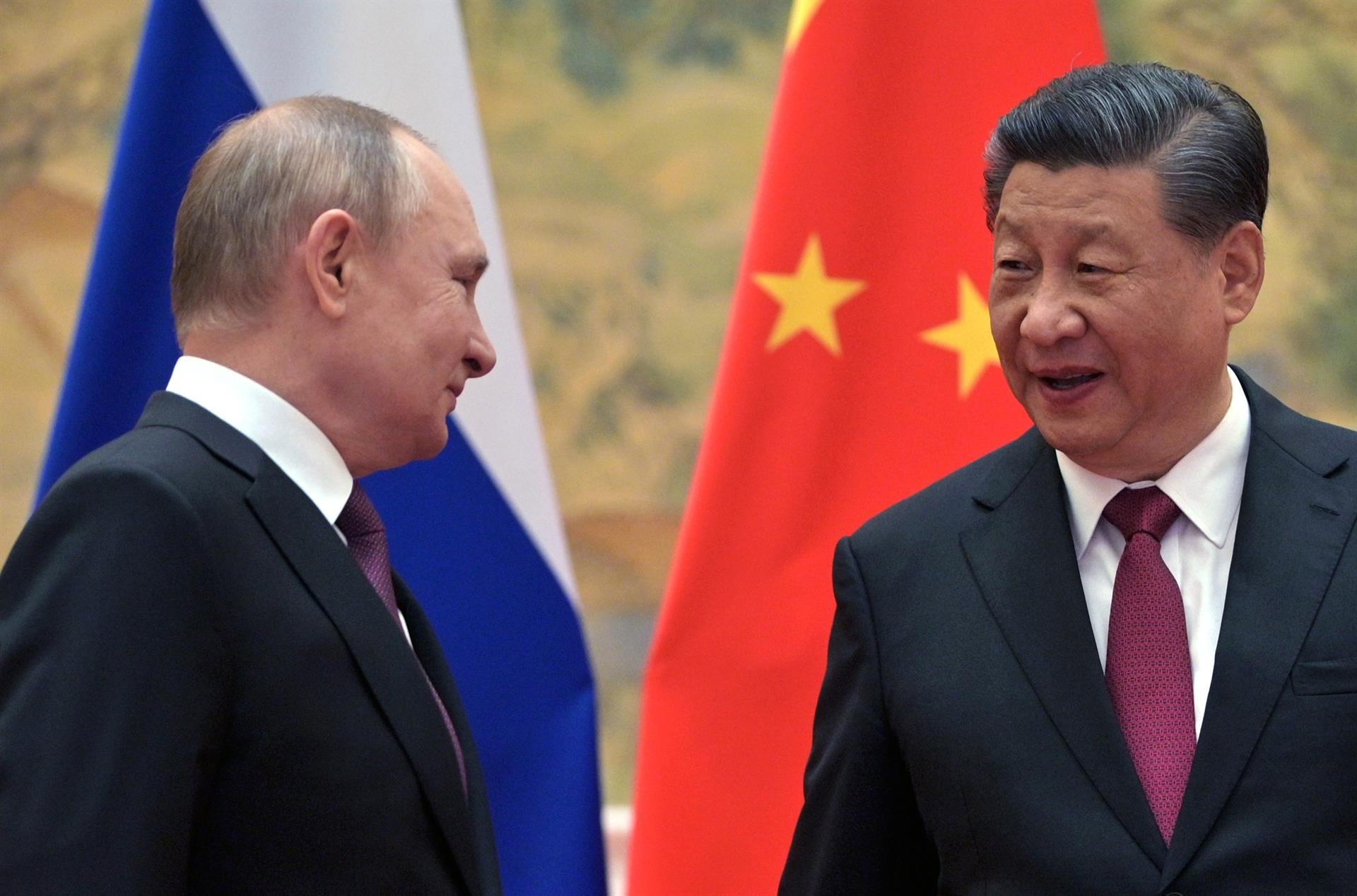 China presenta un plan de paz para Ucrania pidiendo un cese al fuego y el fin de las sanciones a Rusia China presenta un plan de paz para Ucrania pidiendo un cese al fuego y el fin de las sanciones a Rusia