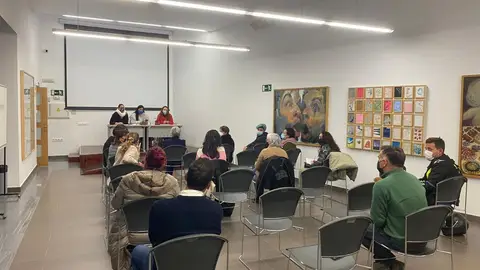 Instantes de la reunión celebrada con los colegios en Cádiz Instantes de la reunión celebrada con los colegios en Cádiz