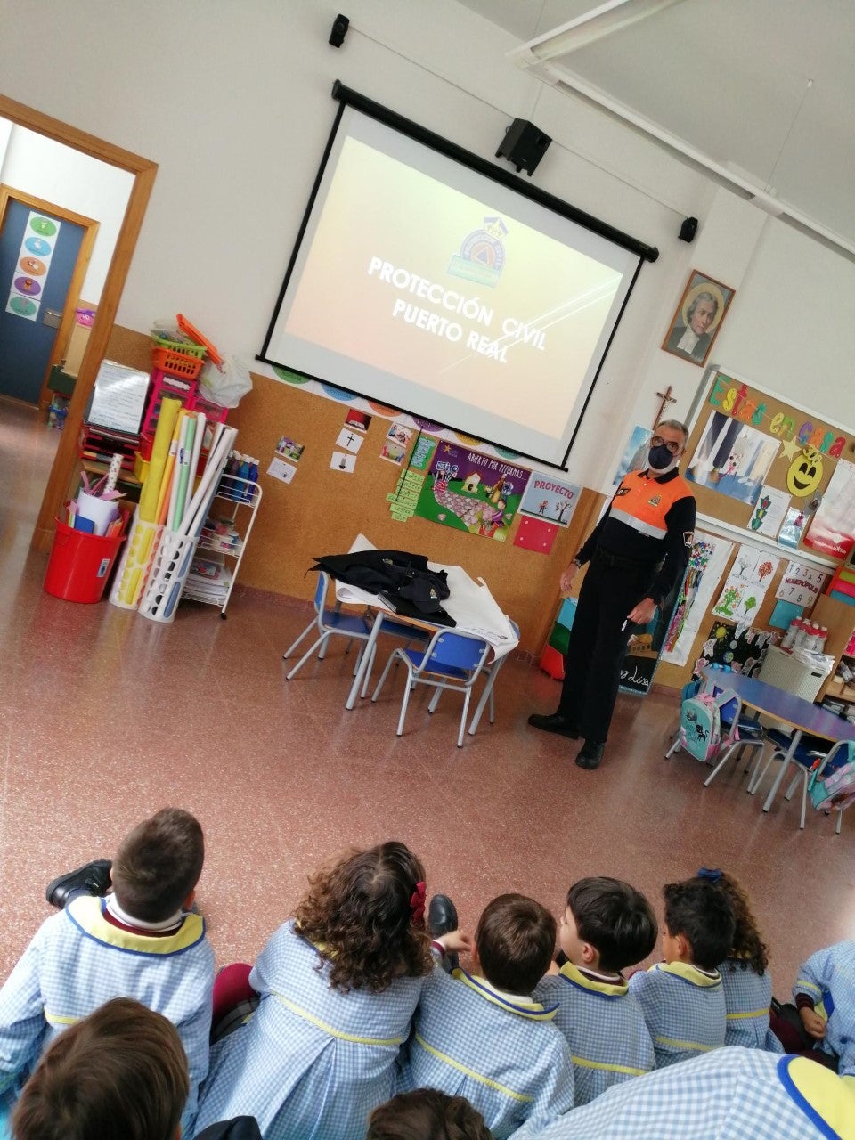 Protección Civil de Puerto Real visita los colegios para dar a conocer su labor Protección Civil de Puerto Real visita los colegios para dar a conocer su labor