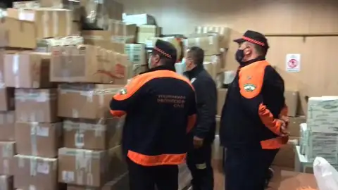 Parte del cargamento que llevarán a Ucrania Parte del cargamento que llevarán a Ucrania