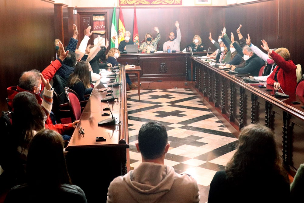 Puerto Real 'recupera' la plaza Madre Dolores Manrique y los vecinos anuncian que irán a los tribunales Puerto Real 'recupera' la plaza Madre Dolores Manrique y los vecinos anuncian que irán a los tribunales