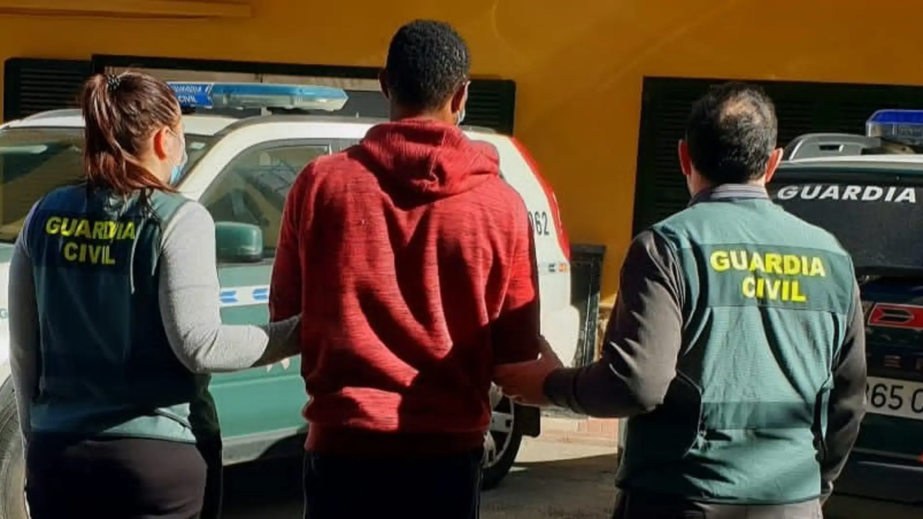 Uno de los once detenidos en la operación antidroga de Menorca. Uno de los once detenidos en la operación antidroga de Menorca.