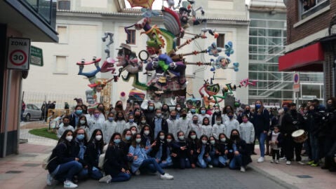 El mundo de las fallas vuelve a salir a la calle en Borriana