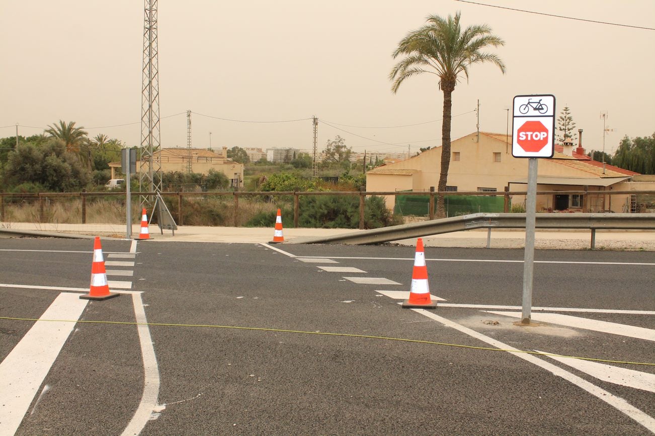 Las obras de conexión del carril bici de la Ronda Norte de Elche con la Vía Parque entran en su recta final Las obras de conexión del carril bici de la Ronda Norte de Elche con la Vía Parque entran en su recta final