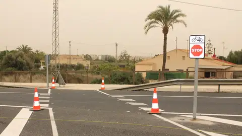 Las obras de conexión del carril bici de la Ronda Norte de Elche con la Vía Parque entran en su recta final. Las obras de conexión del carril bici de la Ronda Norte de Elche con la Vía Parque entran en su recta final.