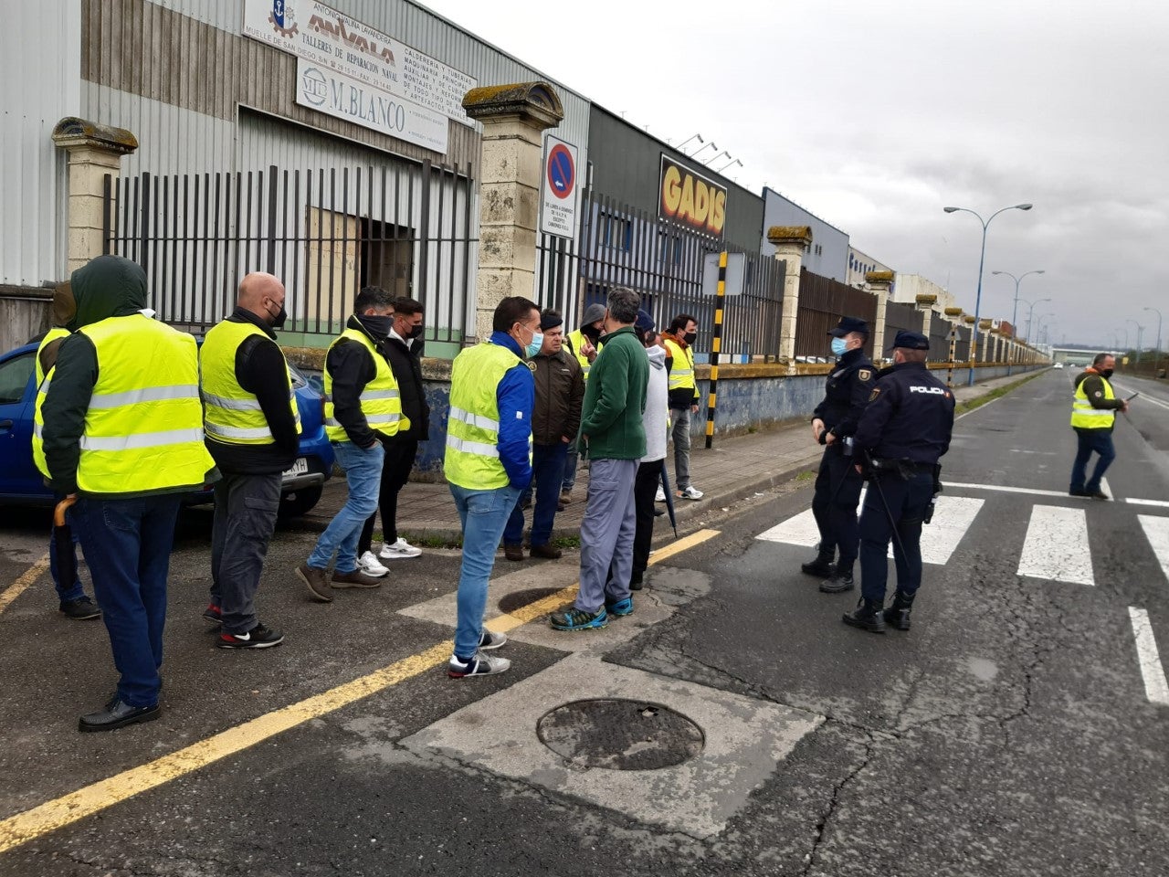 Se agravan las consecuencias del paro de transportistas en Galicia Se agravan las consecuencias del paro de transportistas en Galicia