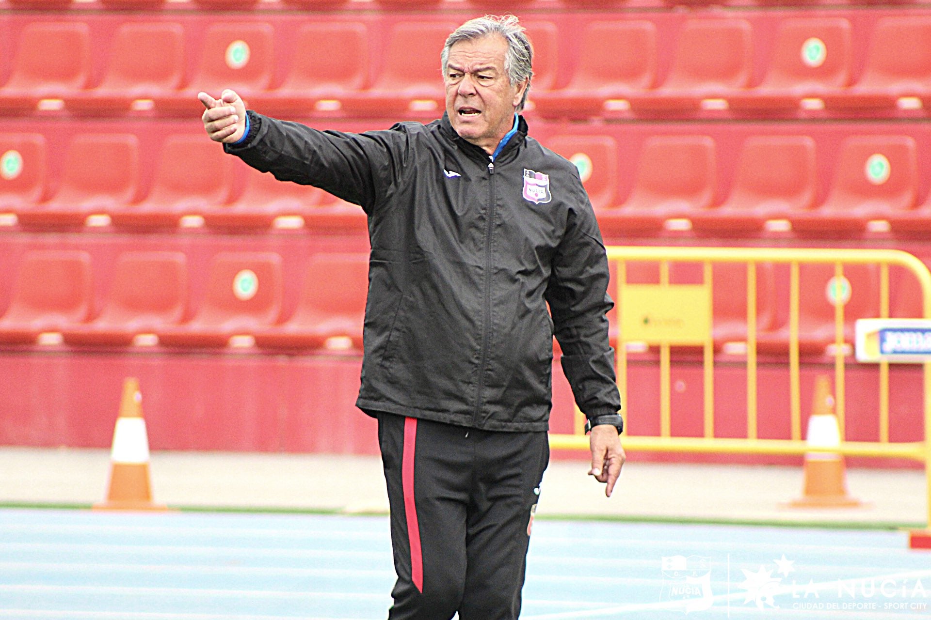 Ferrando: "El partido ante el Hércules no es una final, pero hay que salir vivo" Ferrando: "El partido ante el Hércules no es una final, pero hay que salir vivo"