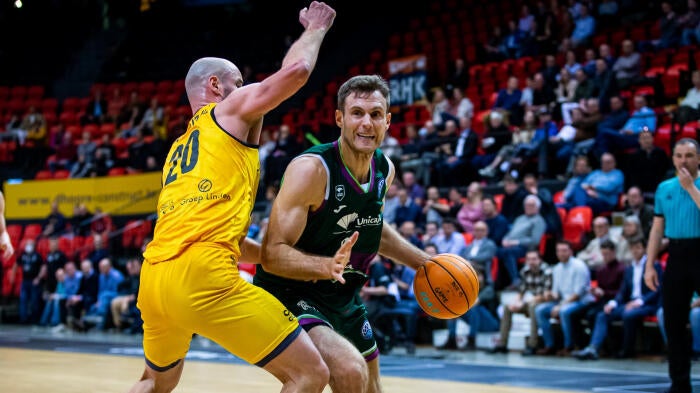 Tertulia de baloncesto con la derrota de Unicaja en Oostende (86-68) Tertulia de baloncesto con la derrota de Unicaja en Oostende (86-68)