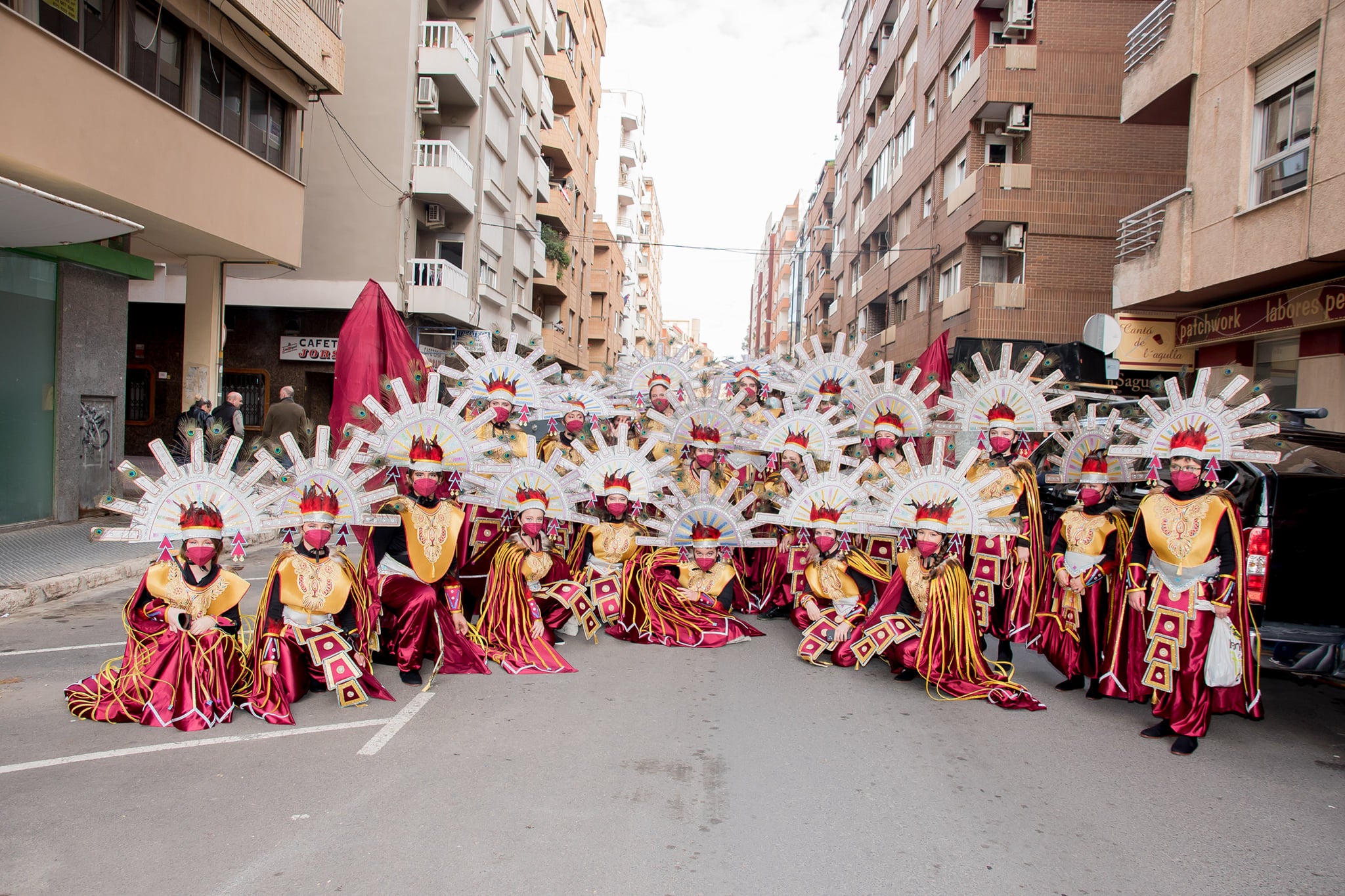 La Falla La Palmera triunfa en la cabalgata de Sagunto y se lleva casi todos los premios La Falla La Palmera triunfa en la cabalgata de Sagunto y se lleva casi todos los premios