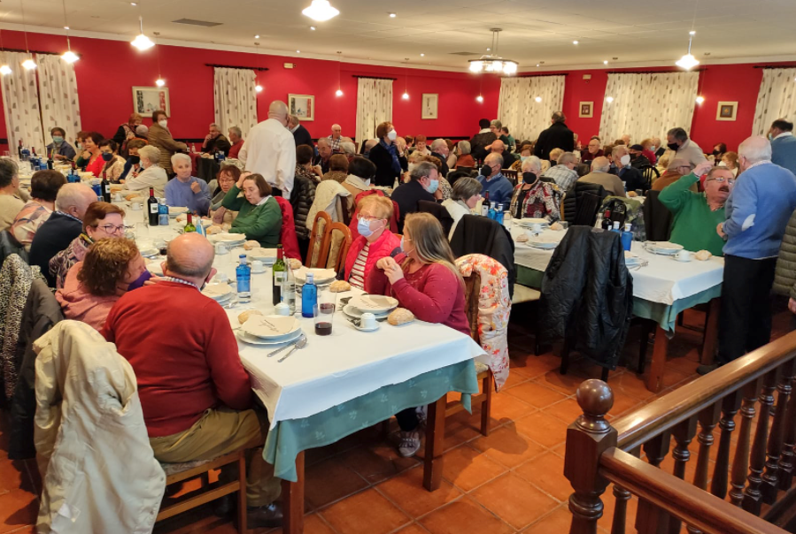 Los jubilados y pensionistas de Piloña visitaron Ribadesella y disfrutaron de una comida en La Roca de Sevares Los jubilados y pensionistas de Piloña visitaron Ribadesella y disfrutaron de una comida en La Roca de Sevares