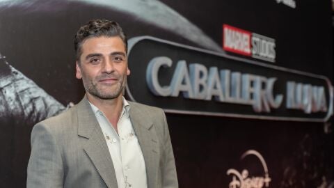 El actor Oscar Isaac, minutos antes de la premiere de la serie 'Caballero Luna' en Madrid