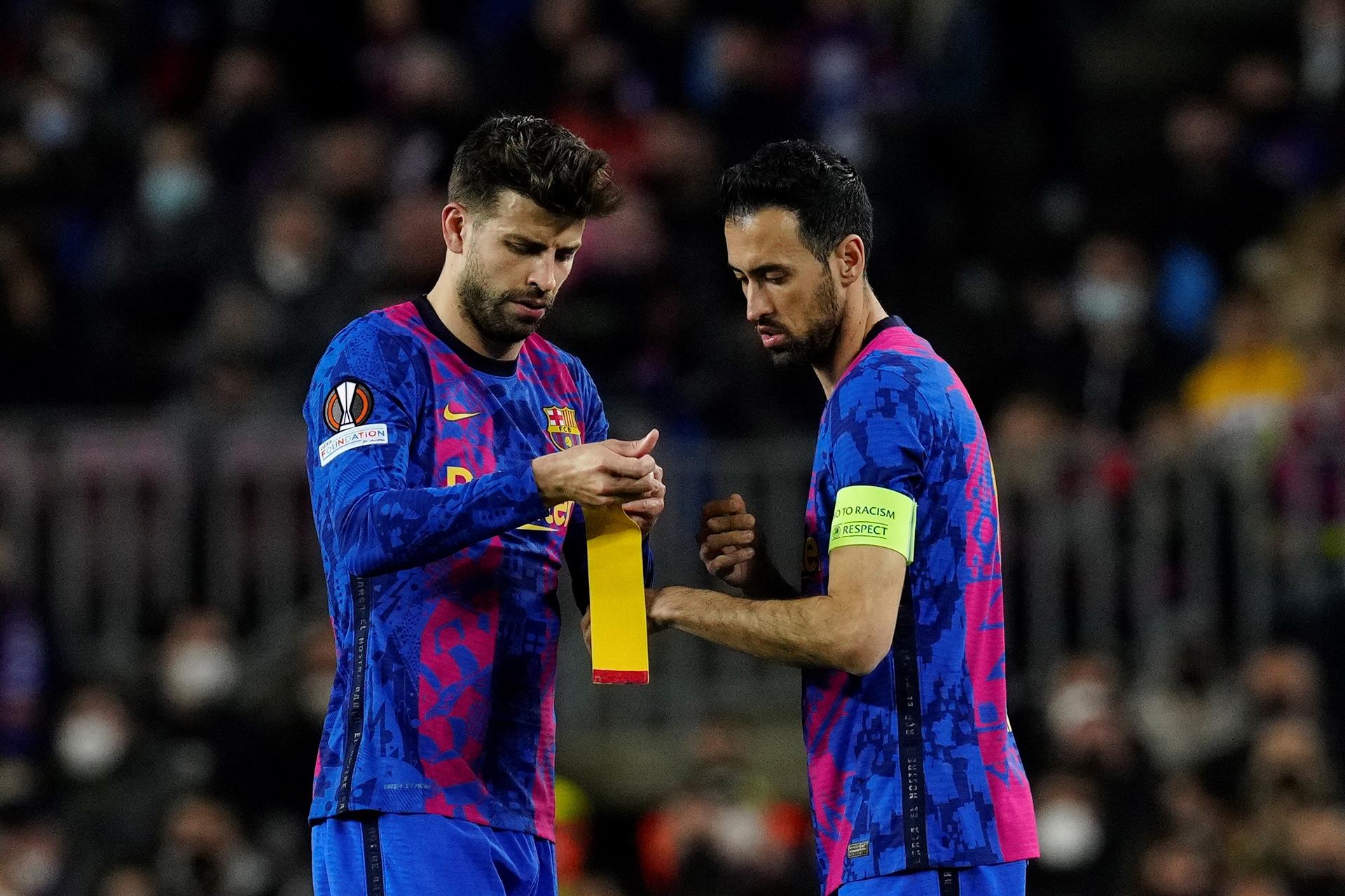 Tertulia: ¿Peligra el puesto de Busquets con el paso adelante de De Jong? Tertulia: ¿Peligra el puesto de Busquets con el paso adelante de De Jong?