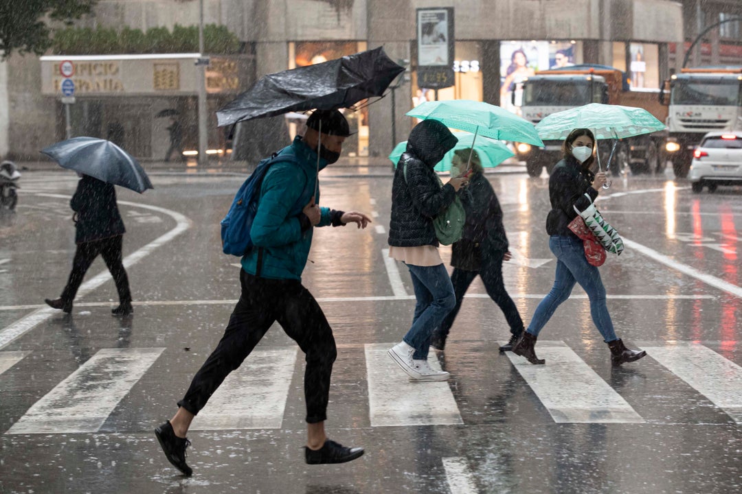 Tren de borrascas el primer fin de semana de primavera: así afectarán las intensas lluvias y cuándo volverá a salir el sol Tren de borrascas el primer fin de semana de primavera: así afectarán las intensas lluvias y cuándo volverá a salir el sol
