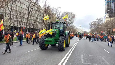 Manifestación mundo rural: el campo pide al Gobierno ayudas urgentes, el PP reclama al Ejecutivo abandonar el señalamiento y últimas noticias de hoy Manifestación mundo rural: el campo pide al Gobierno ayudas urgentes, el PP reclama al Ejecutivo abandonar el señalamiento y últimas noticias de hoy