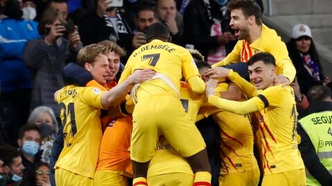 Los jugadores del Barcelona celebrado un gol ante el Madrid | Foto: EFE/Sergio P&eacute;rez