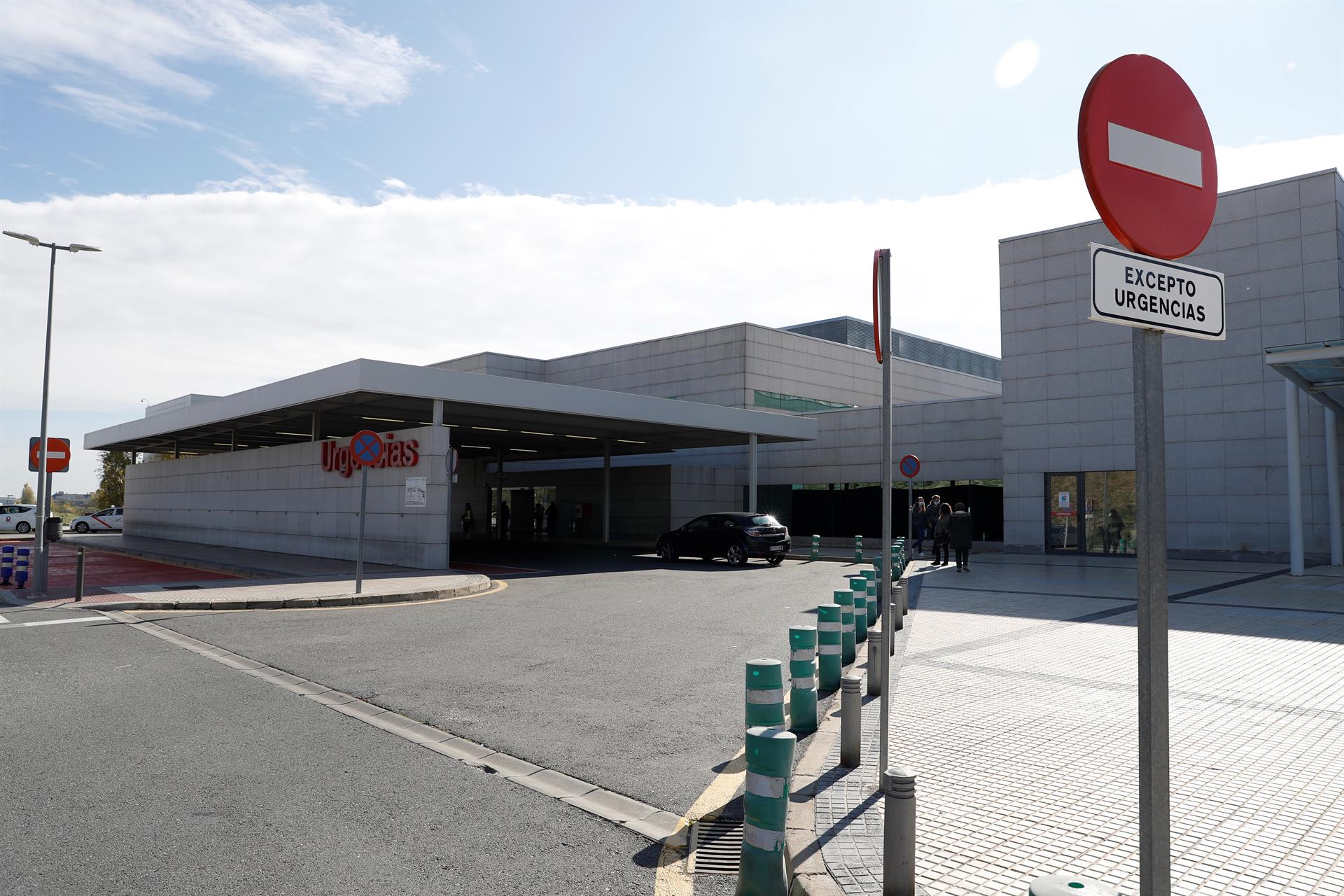 Investigan un robo de 400.000 euros en material sanitario en el hospital Puerta de Hierro Investigan un robo de 400.000 euros en material sanitario en el hospital Puerta de Hierro