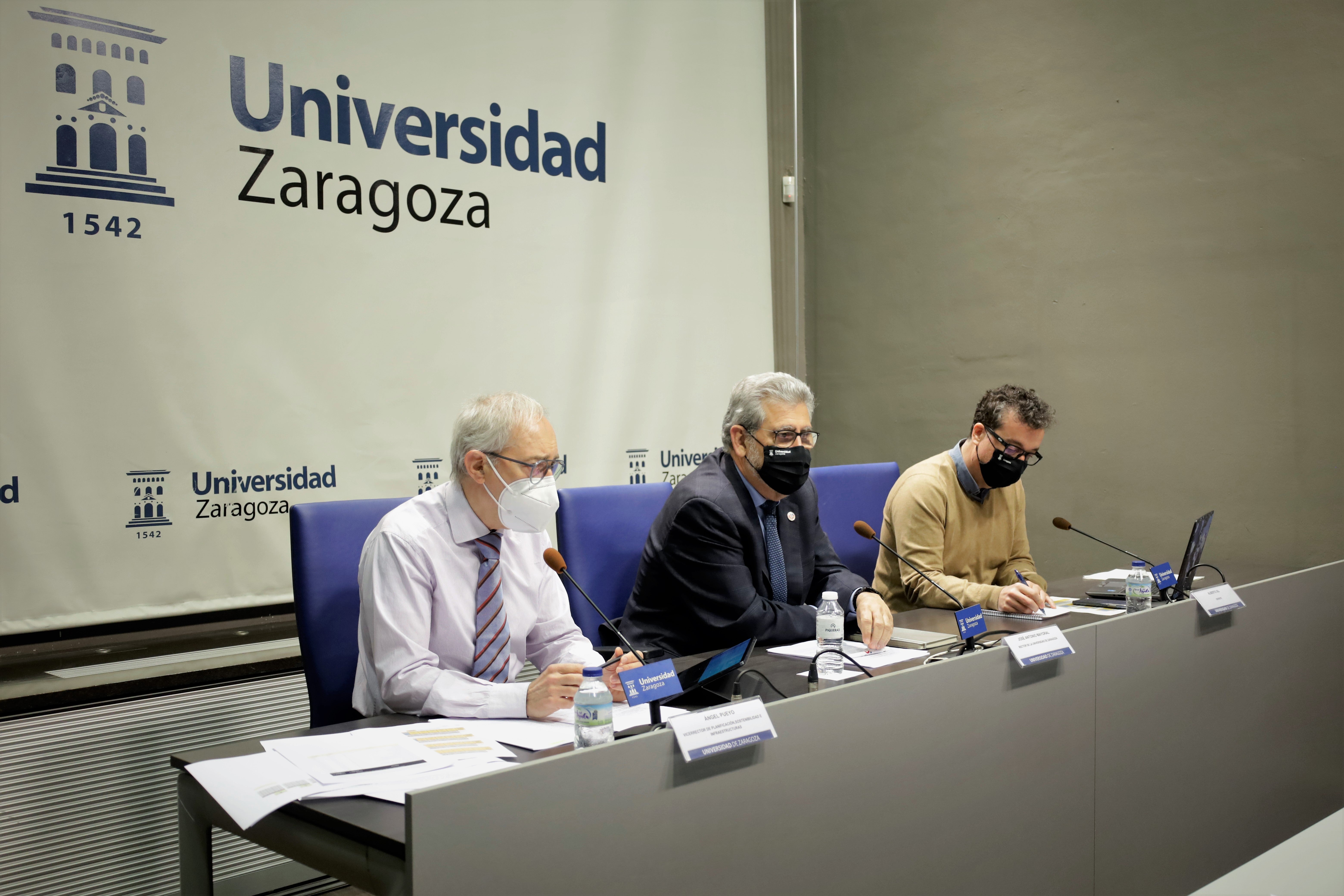 La Universidad de Zaragoza quiere reducir su factura en 3 millones de euros La Universidad de Zaragoza quiere reducir su factura en 3 millones de euros