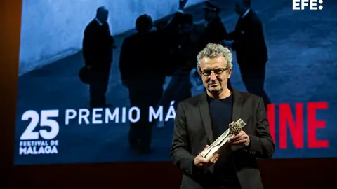 El presidente de la Academia de Cine, Mariano Barroso, tras recoger el premio "Málaga - SUR" al Cine Español del Festival de Cine de Málaga celebrado este Domingo en el Teatro Cervantes de Málaga El presidente de la Academia de Cine, Mariano Barroso, tras recoger el premio "Málaga - SUR" al Cine Español del Festival de Cine de Málaga celebrado este Domingo en el Teatro Cervantes de Málaga
