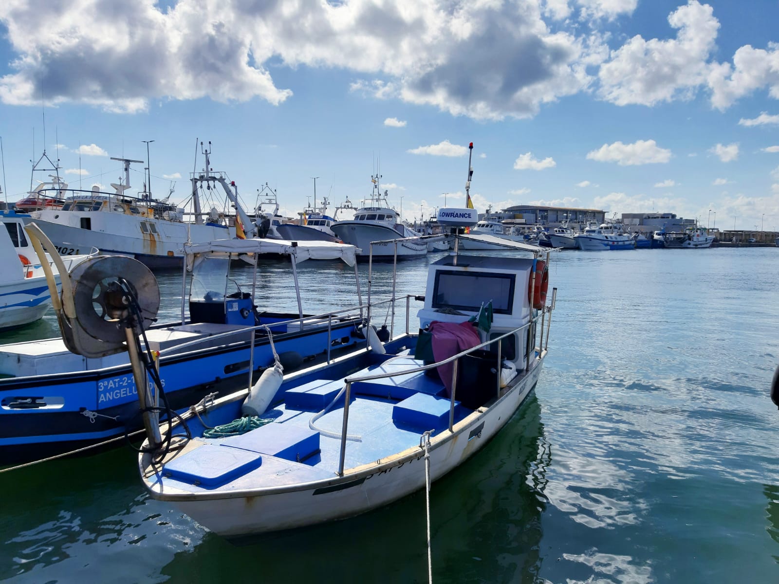 Los pescadores de Santa Pola amarran la flota como protesta por los recortes de la UE Los pescadores de Santa Pola amarran la flota como protesta por los recortes de la UE