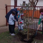 José Antonio Díez con los alumnos en el Día Mundial del Árbol José Antonio Díez con los alumnos en el Día Mundial del Árbol