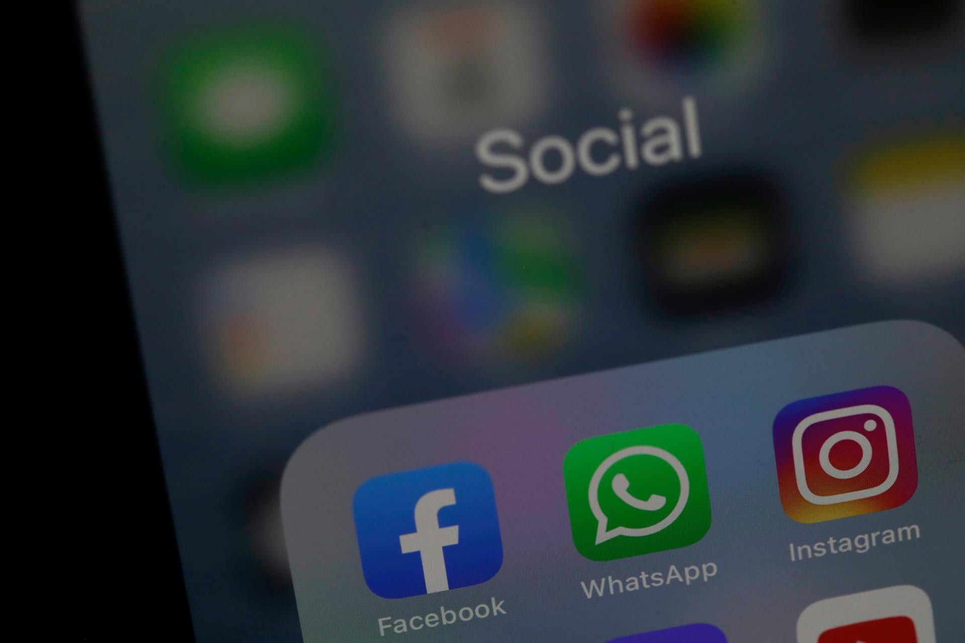 En las nubes con Isabel Cendán, profesora de Instagram: "La educación en redes sociales es una batalla perdida" En las nubes con Isabel Cendán, profesora de Instagram: "La educación en redes sociales es una batalla perdida"