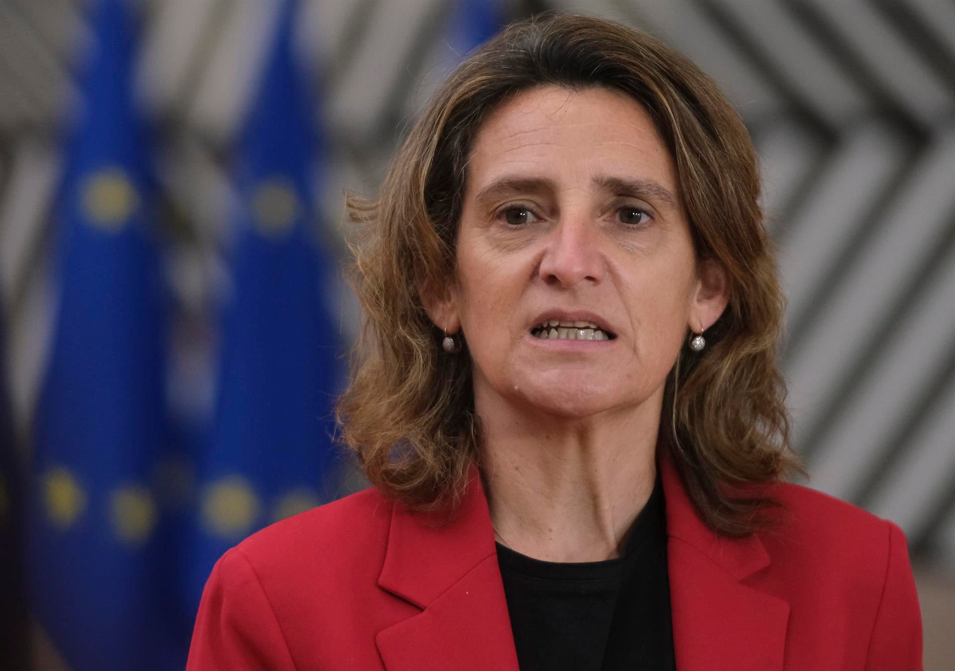 La brújula de la economía: ¿Estamos ante otro enfrentamiento entre las eléctricas y el Gobierno? La brújula de la economía: ¿Estamos ante otro enfrentamiento entre las eléctricas y el Gobierno?