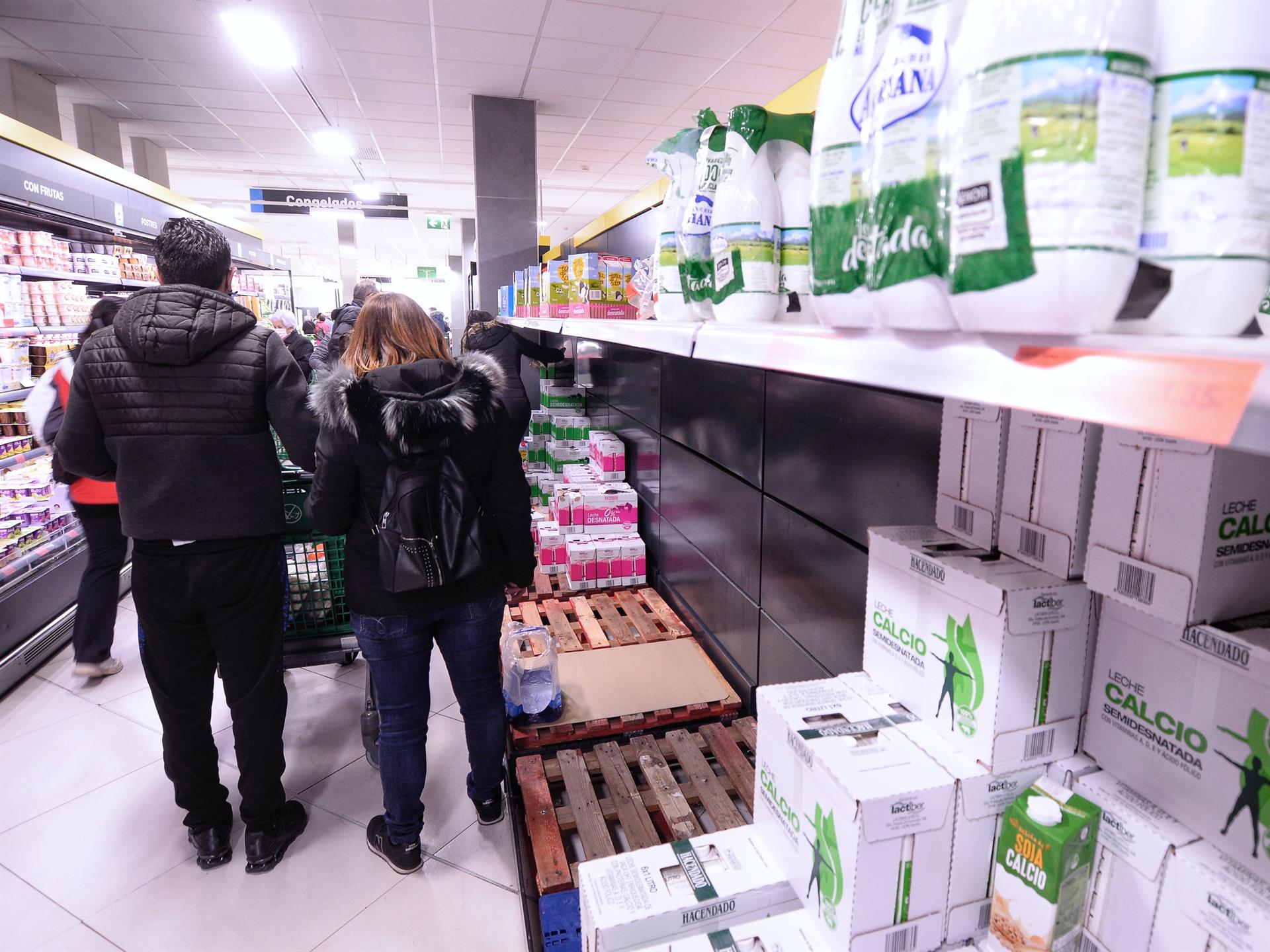 Danone avisa de una inminente ruptura de suministro en toda España por la huelga de transportistas Danone avisa de una inminente ruptura de suministro en toda España por la huelga de transportistas